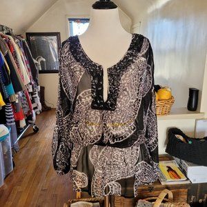 Beautiful Paisley Top!